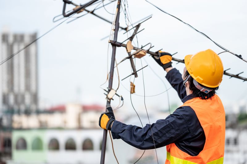Antenna Installation in Clear Weather